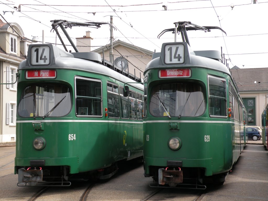 In Basel werden die Dwagzge nur noch selten eingesetzt. fters zu sehen sind sie noch, wenn der FC Basel ein Heimspiel im St. Jakob-Park hat. Die Aufnahme stammt vom 13.08.2009