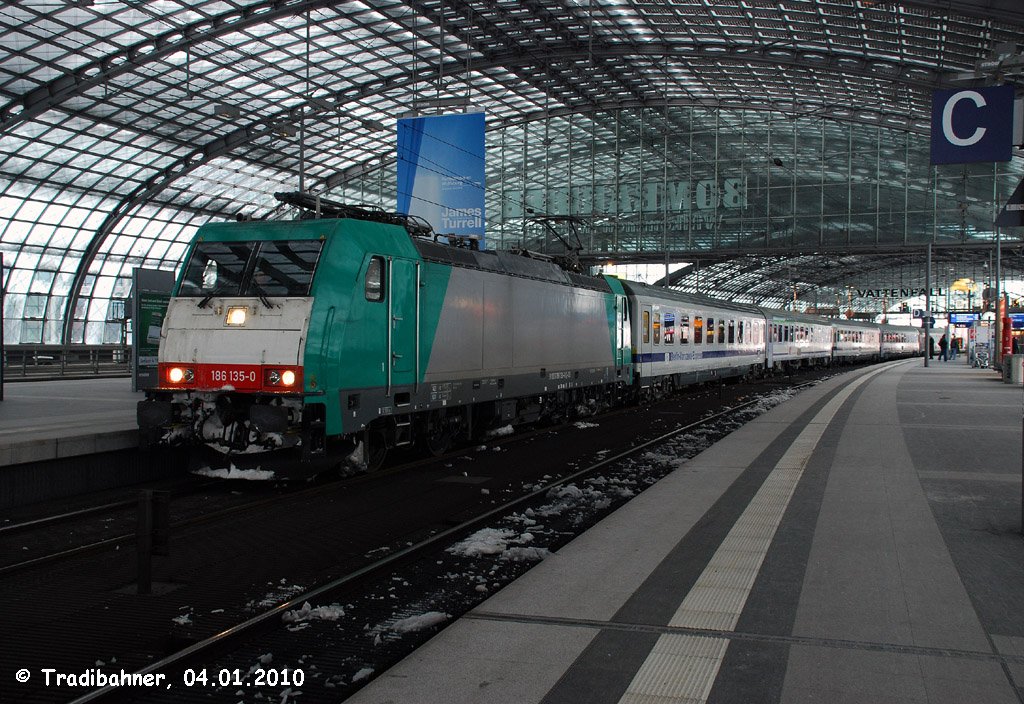 in Berlin-Hauptbahnhof kam um 13:11 Uhr der EC 46 aus Warszawa Wschodnia an, statt 12:17 Uhr
