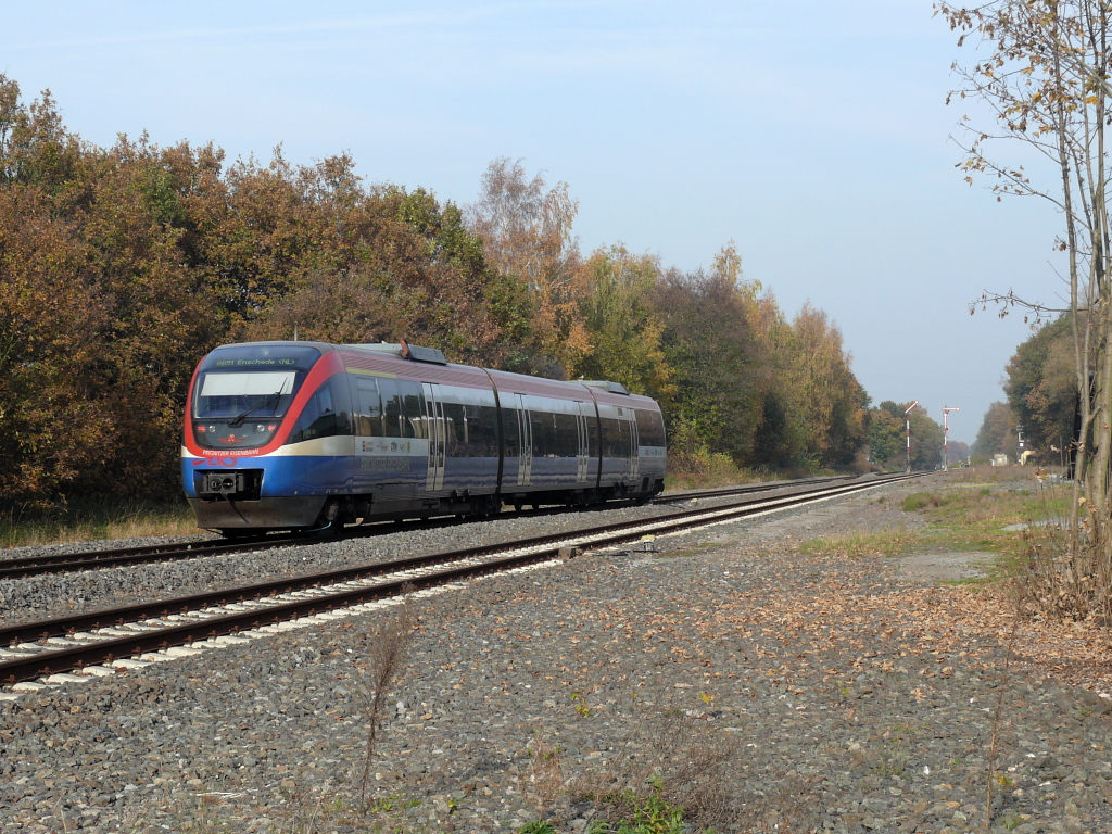 In ca. 4 Wochen ist Schlu mit der Prignitzer Eisenbahn (hier die RB 51 von Dortmund Hbf-Enschede) in Bork/Westfalen, denn ab Fahrplanwechsel im Dezember wird die BD Regio die Strecke bernehmen. 06.11.2011.