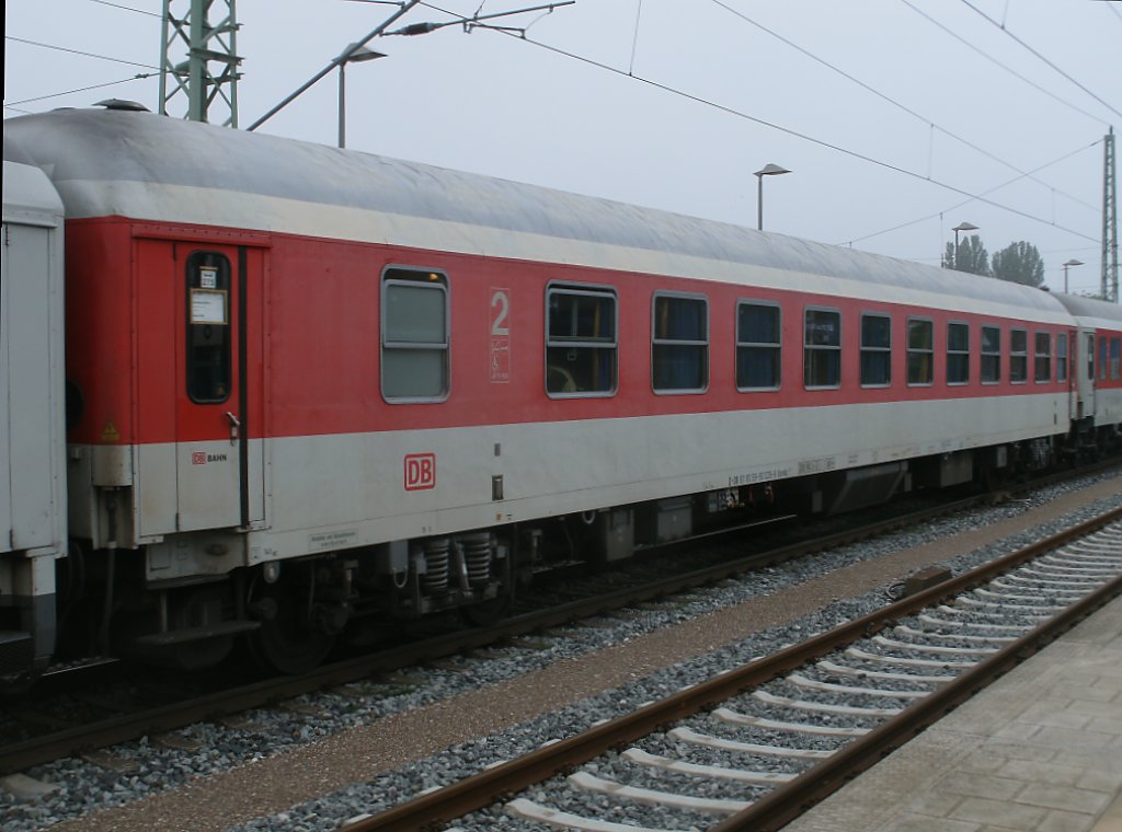 In dem wieder verkehrenden CNL 1258 Binz-Zrich war,am 02.Juli 2011,dieser Liegewagen Bvcmbz eingereiht.