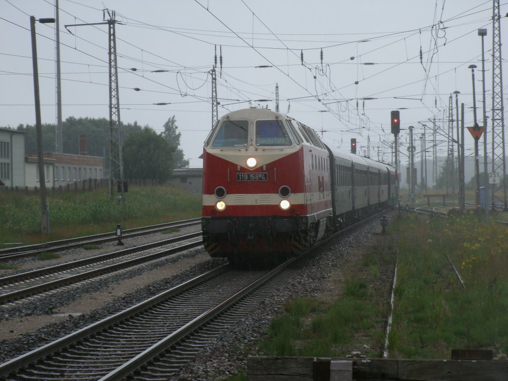 In diesem Jahr kam das Berliner U-Boot 119 158 mit dem Strtebekersonderzug nach Bergen/Rgen.Am 29.Juni 2013 fuhr der Zug in den Zielbahnhof ein.
