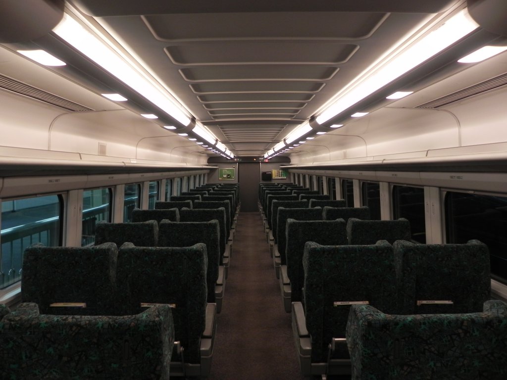 In einem 1.Klasse Wagen eines Series 200-Shinkansen auf der Strecke von Utsunomiya nach Tokio.
