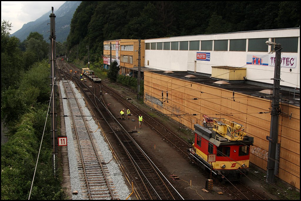 In Kufstein wurden Gleise und Weichen erneuert. Hier die Bahnhofseinfahrt aus Richtung Wrgl. (10.08.2009)