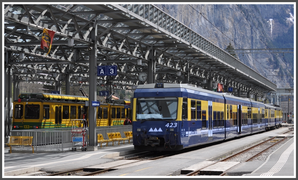 In Lauterbrunnen treffen BOB und WAB aufeinander. (25.04.2012)