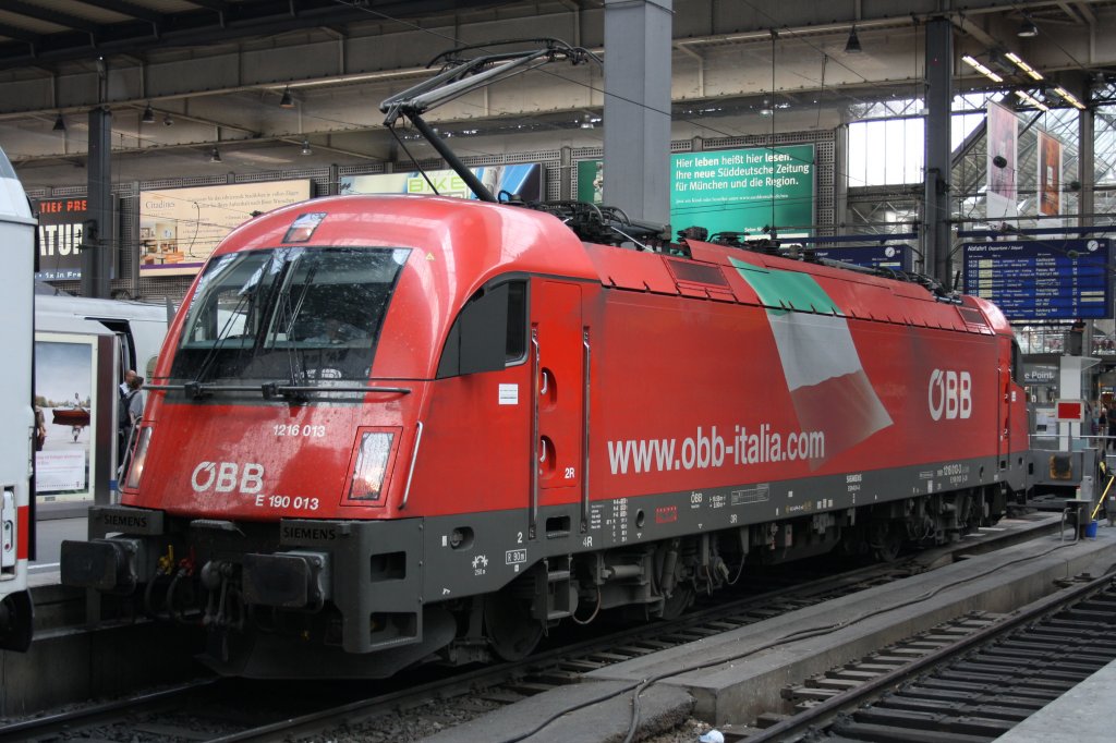 In Mnchen Hbf konnte ich am 01.07.10 die 1216 013 fotografieren. 