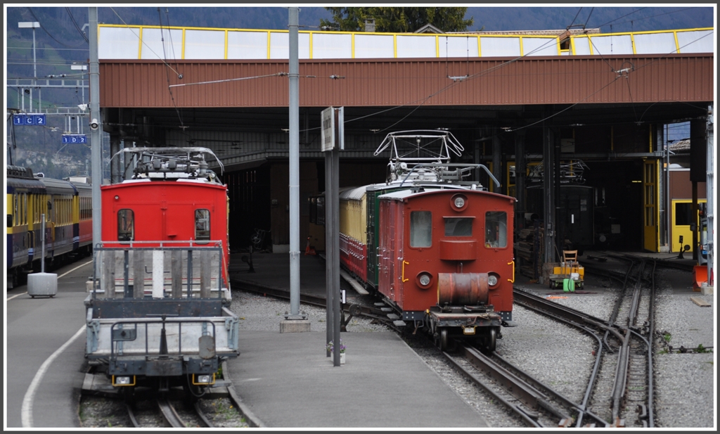 In Wilderswil an der BOB Strecke zweigt die Schynige Platten Bahn ab. Die uralten He 2/2 Loks bringen die Vorstellwagen auf den Gipfel. (25.04.2012)