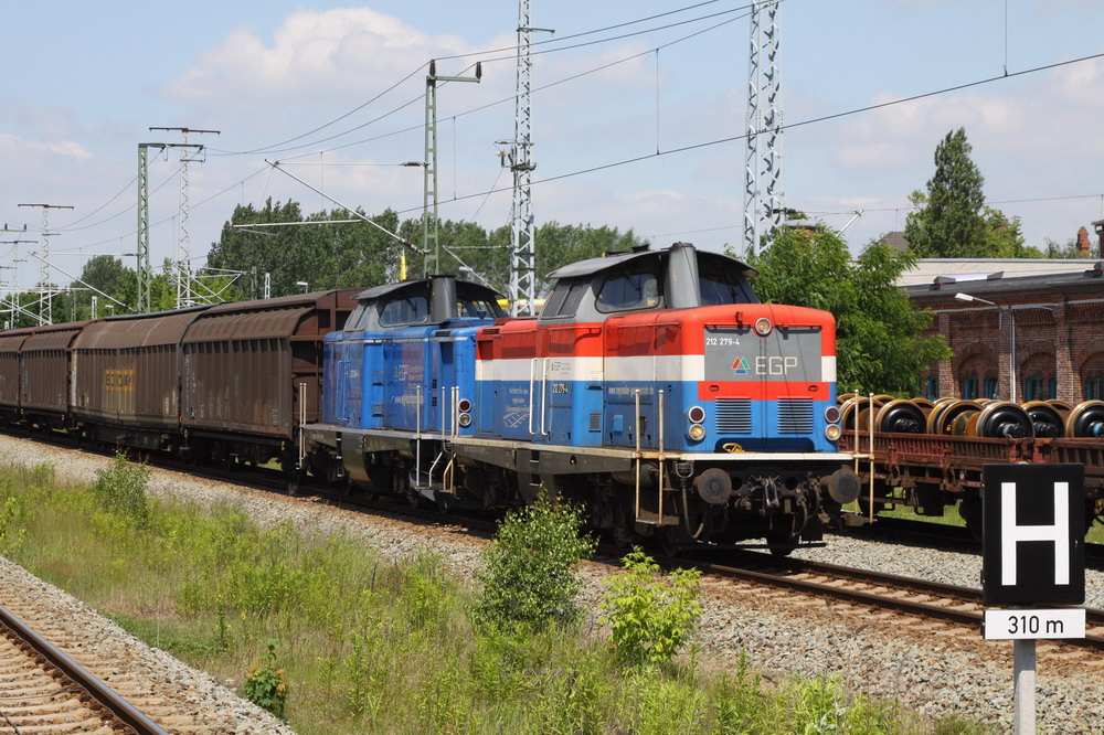 In Wittenberge hat die EGP einfahrt mit der 212-er Doppeltraktion. 15.06.2010