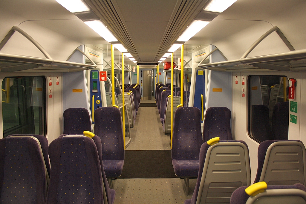 Innenansicht des SRTET 1013 der Express Line am 10.Juni 2011, aufgenommen am Suvarnabhumi Airport. 

