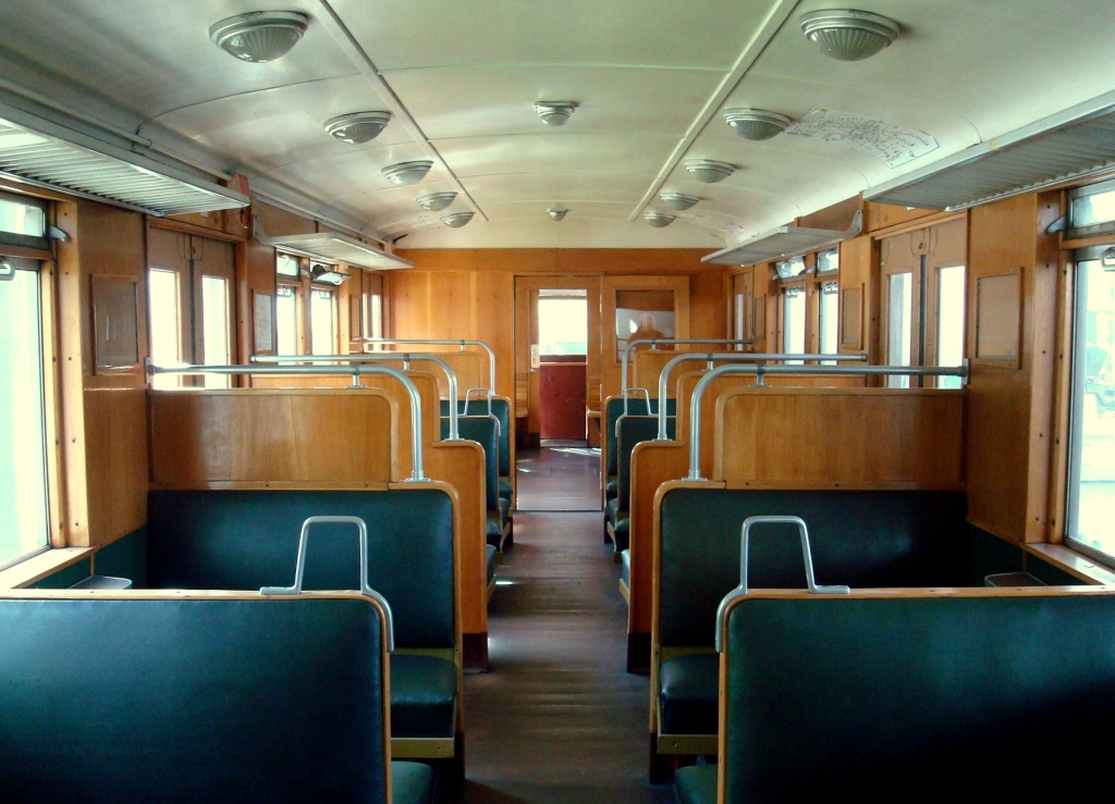 Innenansicht eines Triebwagens der Berliner S-Bahn im  Verkehrszentrum  des Deutschen Museums Mnchen, 30.4.2011