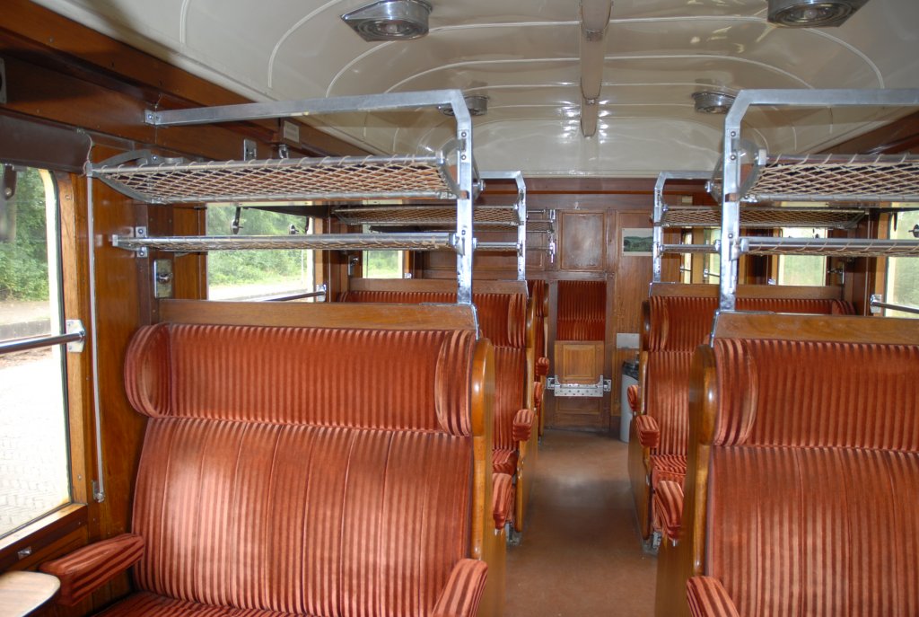 Innenraum der 1. Klasse Fahrzeuge der ZLSM, 04-08-2010.
