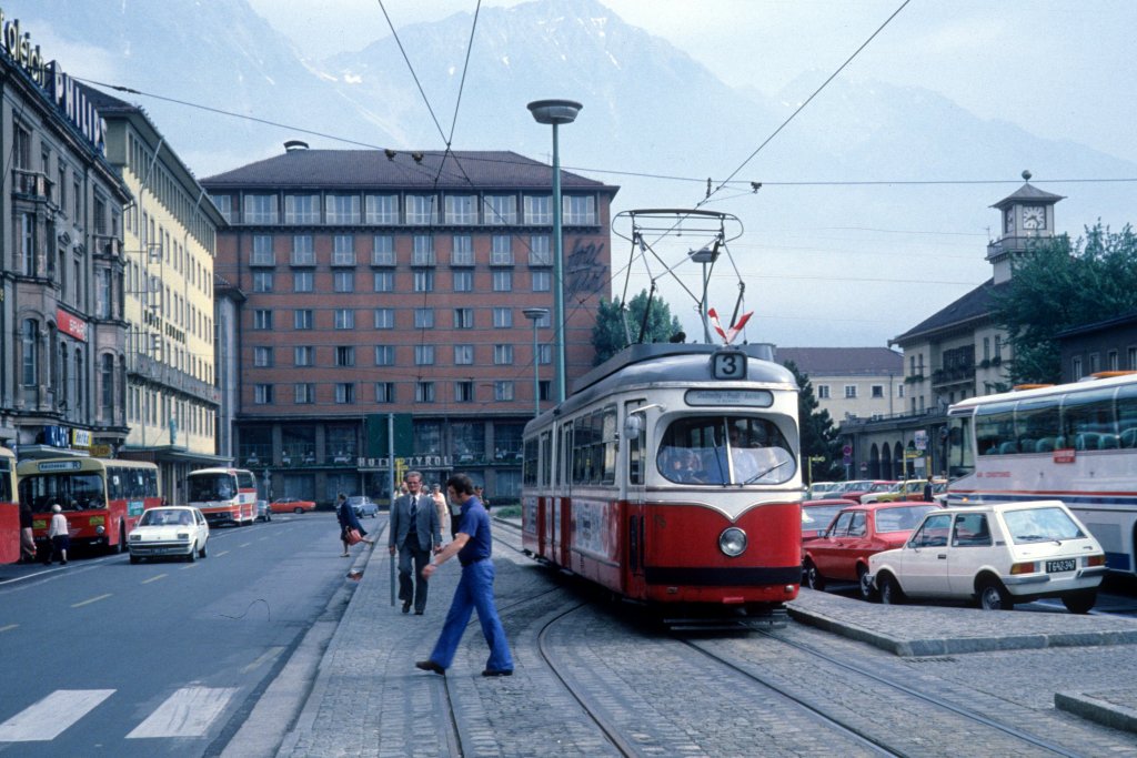 Innsbruck Innsbrucker Verkehrsbetriebe (IVB) SL 3 (Lohner-GT6 74) Südtiroler Platz / Hauptbahnhof am 14. Juli 1978. - Scan eines Diapositivs. Film: Kodak Ektachrome. Kamera: Leica CL.