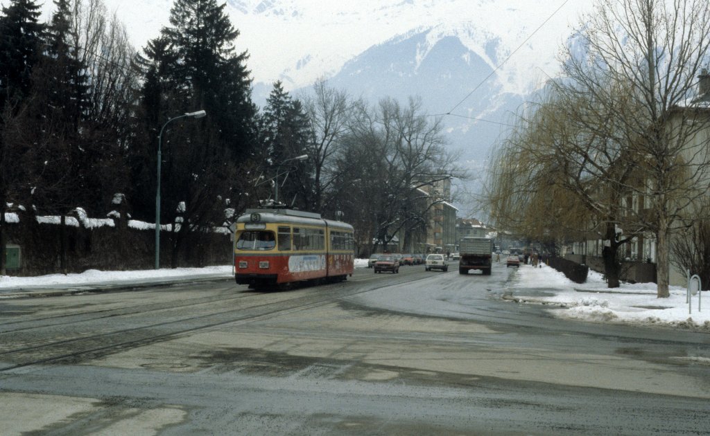 Innsbruck IVB SL 3 (Dwag- / Kiepe-GT6 33, ex-Bielefeld 825, Baujahr 1957) Amraser Strasse / Wiesengasse am 23. Februar 1984.