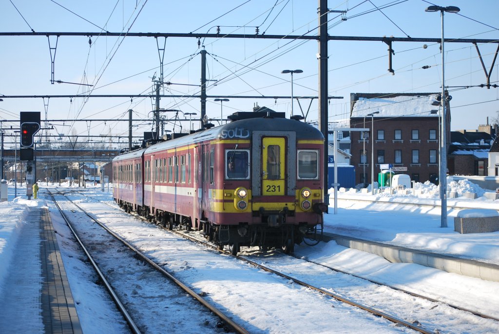 IR-Zug nach Aachen kommt versptet im Bhf Welkenraedt an. 30. Dezember 2010.