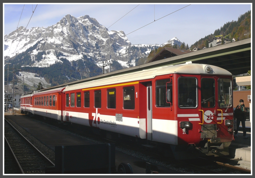 IR3668 ist im Endbahnhof Engelberg 999m/.M. mit Hetstock angekommen. (22.10.2010)