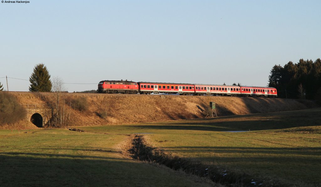 IRE 3215 (Neustadt(Schwarzw)-Ulm Hbf) mit Schublok 218 487-7 bei Dggingen 26.12.11