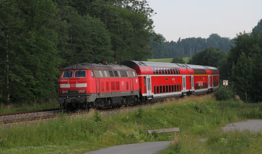 IRE 4222 (Lindau Hbf-Stuttgart Hbf) mit Schublok 218 438-0 bei Magenhaus 18.6.12
