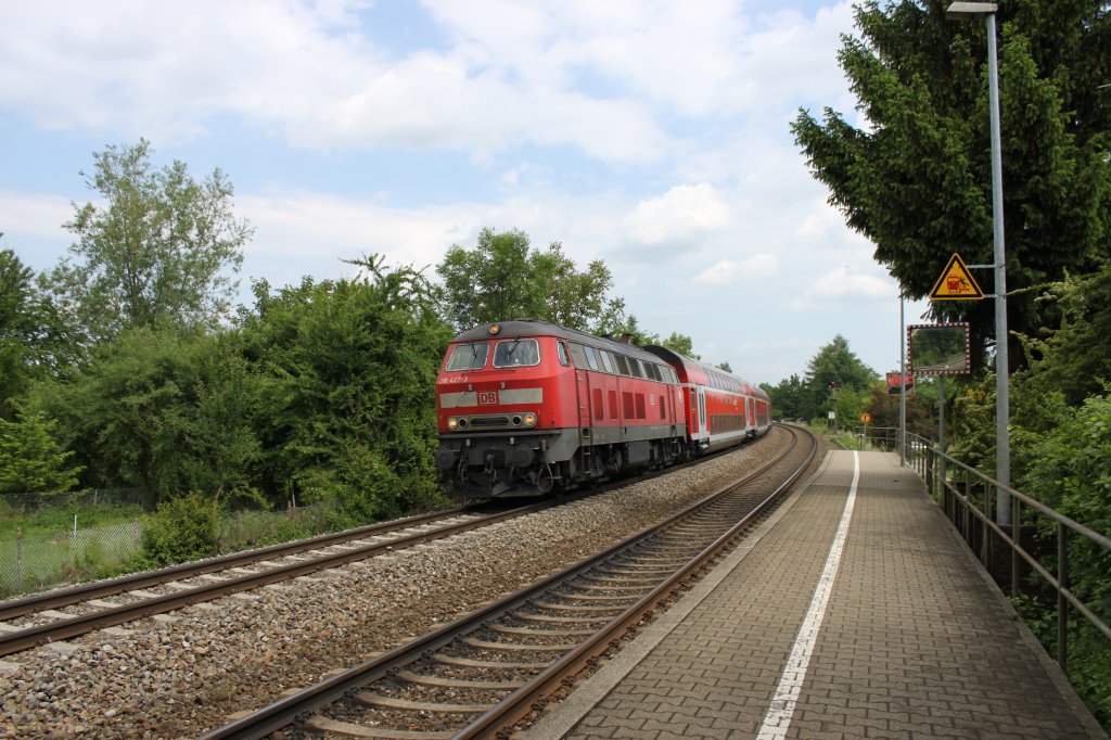 IRE 4225 von Stuttgart nach Lindau durchfhrt den Hp Kehlen, gezogen von 218-427-3, datum 14.05.2011