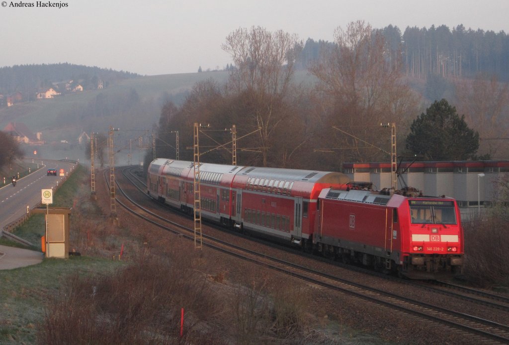 IRE 4704 (Konstanz-Karlsruhe Hbf) mit Schublok 146 228-2 am km 70,6 22.4.10