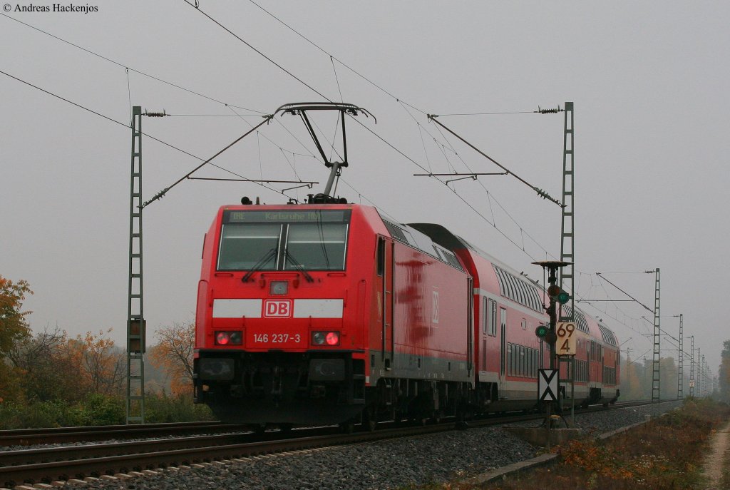IRE 4710 (Konstanz-Karlsruhe Hbf) mit Schublok 146 237-3  Karlsruhe  am Evsig Forchheim 29.10.09