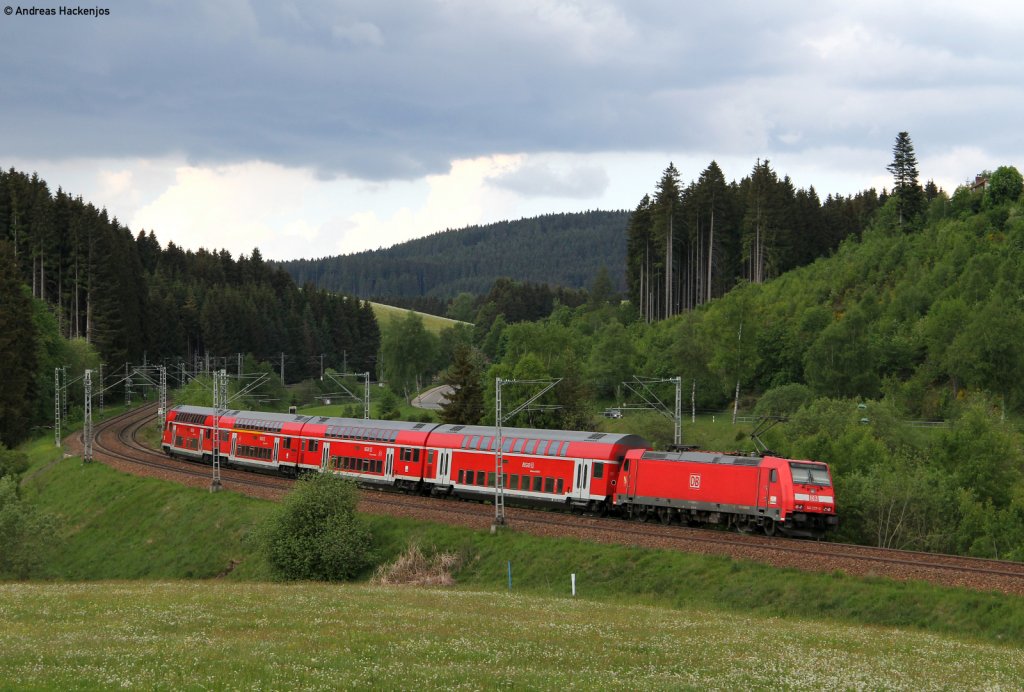 IRE 4716 (KOnstanz-Karlsruhe Hbf) mit Shcublok 146 237-3  KArlsruhe  bei St.Georgen 21.5.11