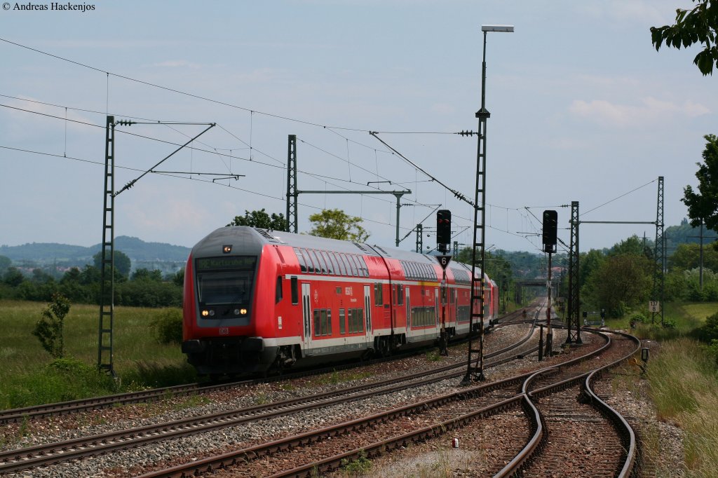 IRE 5186 (Kreuzlingen-Karlsruhe Hbf) mit Schublok 146 230-8 bei Welschingen 29.5.10