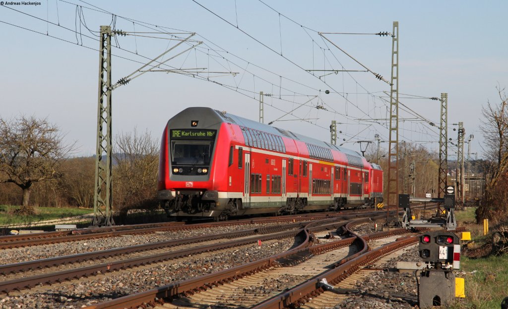 IRE 5322 (Kreuzlingen-Karlsruhe Hbf) mit Schublok 146 236-5  Triberg  bei Welschingen 15.4.13