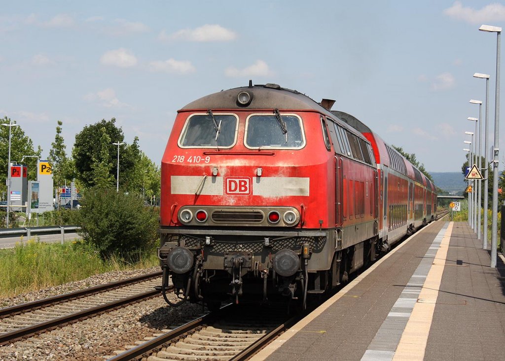 IRE bei der Ausfahrt in Richtung Aulendorf. Aufgenommen im Bahnhof Friedrichshafen-Flughafen am 2.8.12.