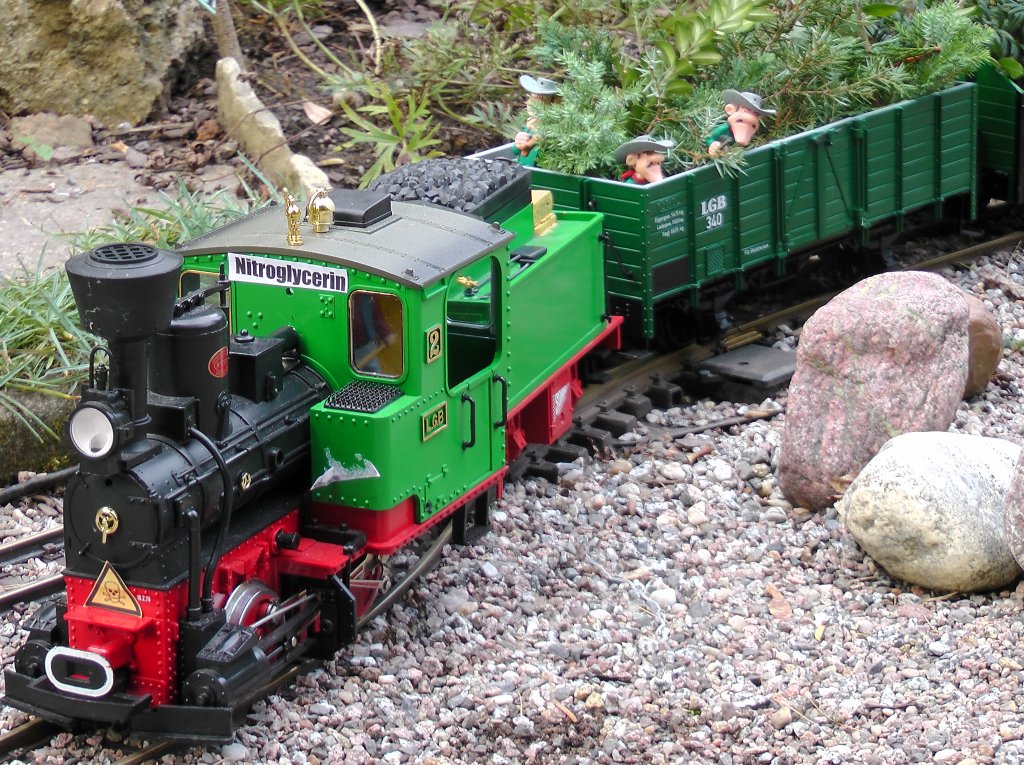 Irgendeine Gemeinheit mssen die Daltons wohl planen, da sie sich am  23.09.2012 
gegen 16:09 Uhr in dem mit Grnschnitt beladenem  O-Wagen verstecken. 