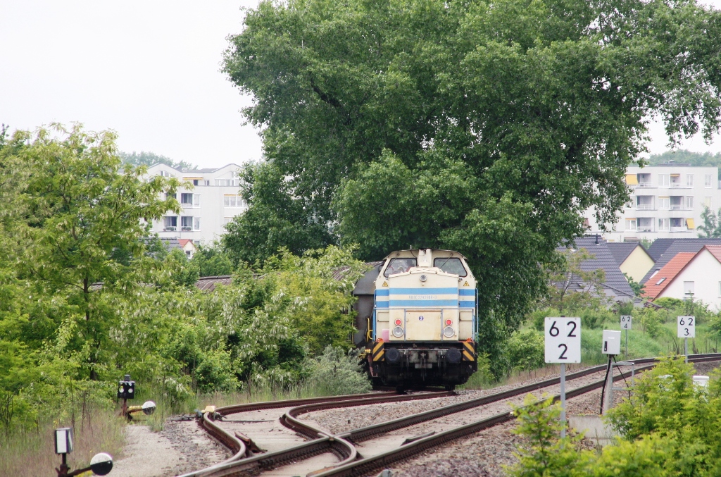 ITB 2 (293 909-8)rangiert am Abzweig Km 62.2 der Strecke Brandenburg - Rathenow am 27.05.2013
