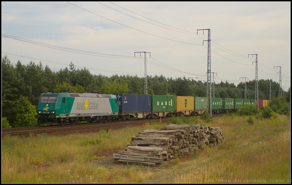 ITL 145-CL 006 / 185 506 mit Container-Zug am 19.07.2013 in der Berliner Wuhlheide