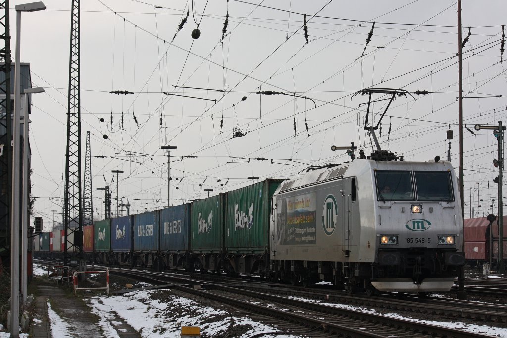 ITL 185 548 am 9.2.13 mit einem Containerzug von EDRH nach BFP in Oberhausen-West.