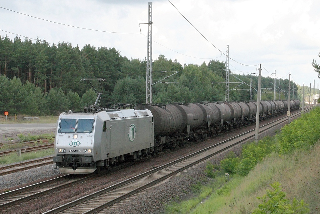 ITL 185 548 mit Kesselwagenzug am 01.09.2010 in Eberswalde