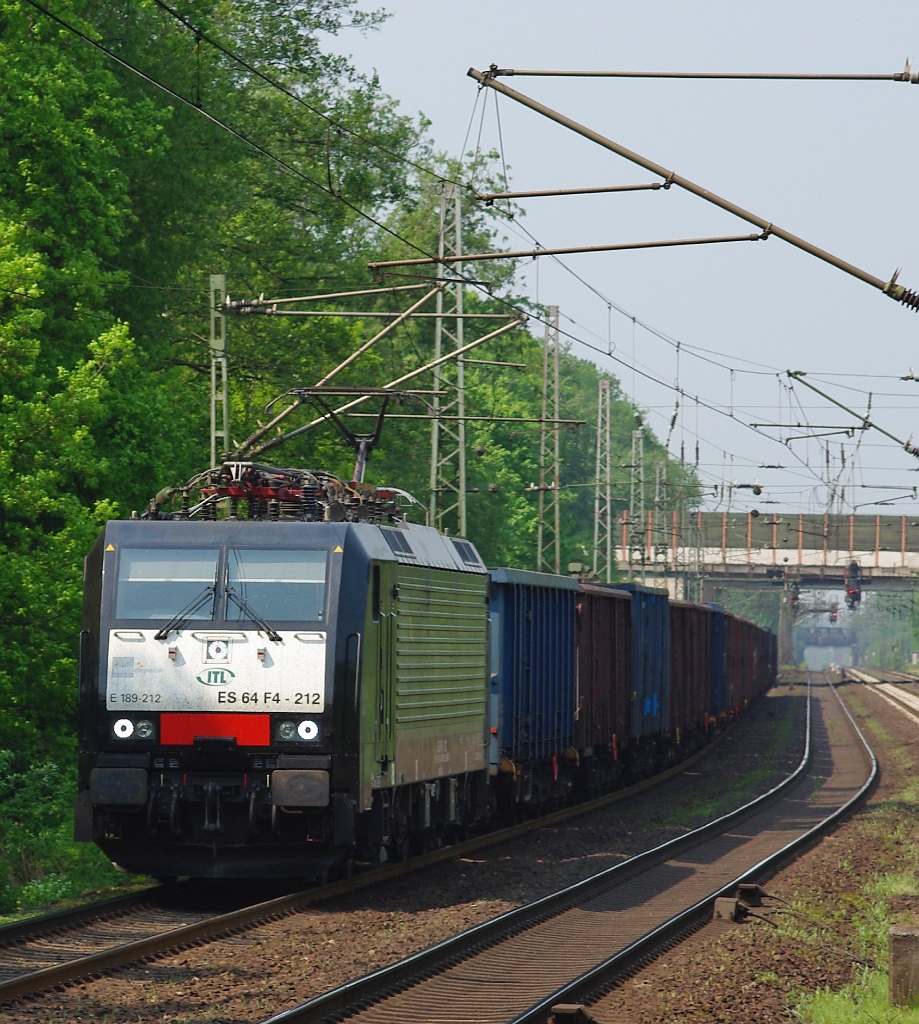ITL Leistung Nr. 2 am 29.04.2011. 189 212 (ES 64 F4-212) mit Eoas Ganzzug in Fahrtrichtung Seelze. Aufgenommen in Dedensen-Gmmer.
