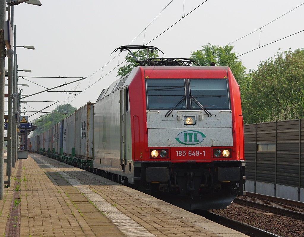 ITL Leistung Nummer 3 am 29.04.2011 war 185 649-1 mit Containerzug in Fahrtrichtung Wunstorf. Aufgenommen in Dedensen-Gmmer.