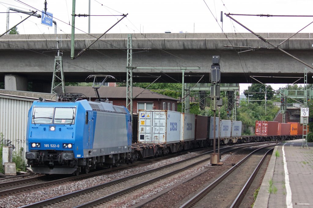 ITL Mietlok 185 522 am 31.7.12 mit einem Containerzug in Hamburg-Harburg.