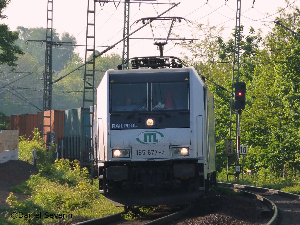 ITL Railpool 185 677 zum 3ten mal gesehn :)- hier bei der durchfahrt in Dresden Cotta .
6.5.11
