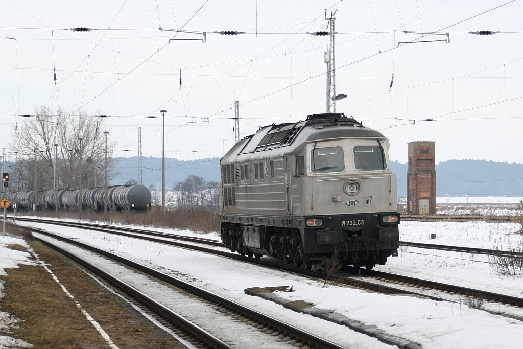 ITL W232.03 kam am 23.02.2010 aus Stettin und fuhr, nach dem Personalwechsel in Passow, nach Stendell ein. 