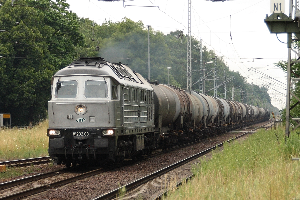 ITL W232.03 mit einem Kesselwagenzug am 23.07.2010 in Chorin