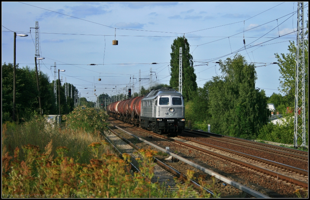 ITL W232.04 mit einem Kesselwagen-Zug am 29.07.2009 in Berlin-Karow