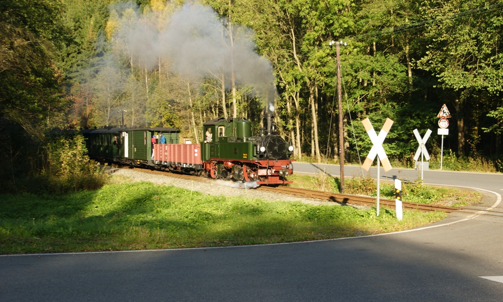IV K in Lnderbahnlackierung auf der Prenitztalbahn zwischen den Hp Stolln und Hp Forellenhof. Aufgenommen am 3.Oktober 2009.