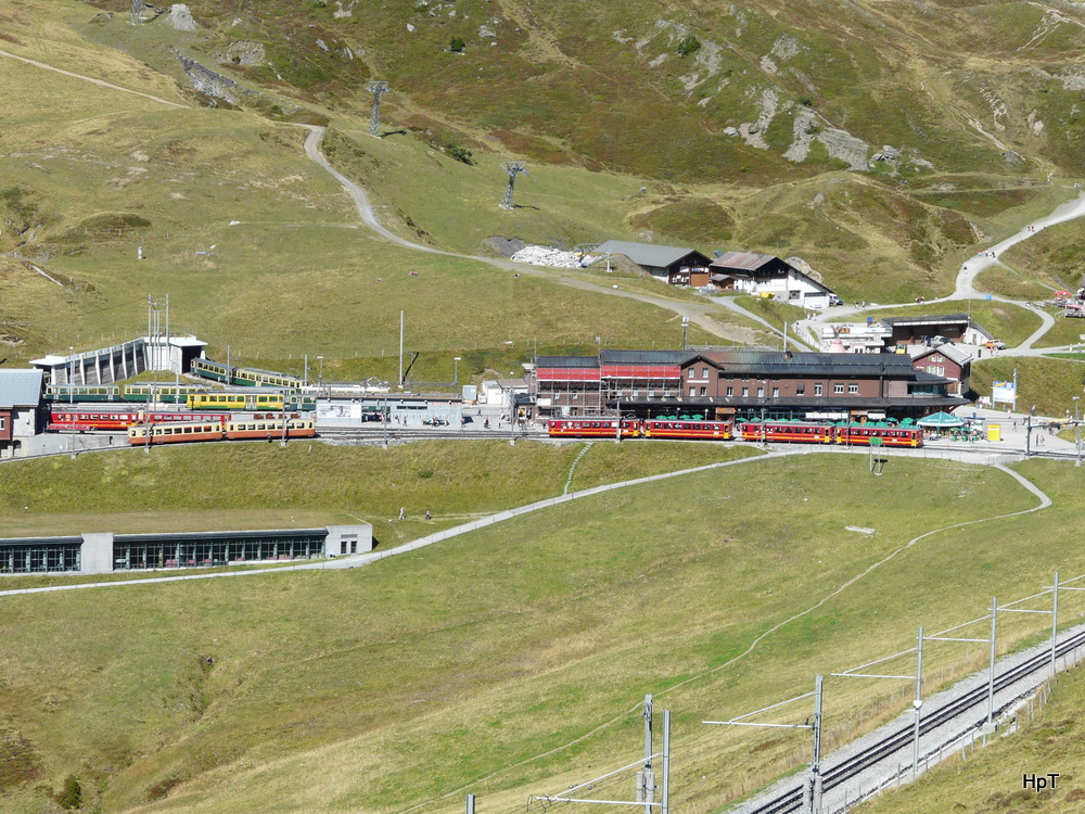 JB / WAB - Bahnhofsanlage auf der Kleien Scheidegg der WAB und JB .. Bild vom 16.09.2011