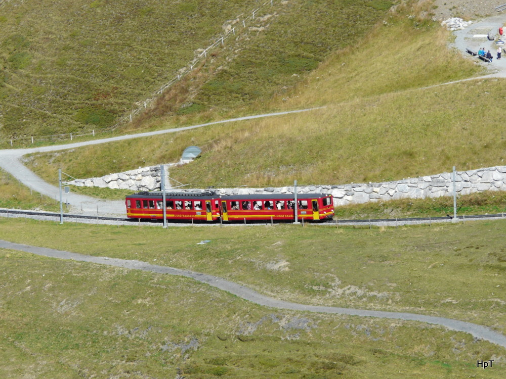 JB - Steuerwagen und Triebwagen BDhe 2/4 209 beim Fallboden unterwegs nach Eigergletscher - Jungfraujoch am 16.09.2011