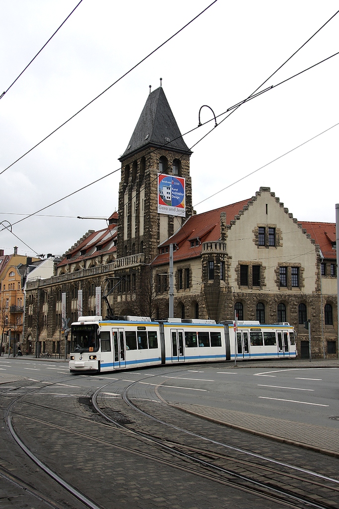 Jena - JeNah/Linie 5 - 611 vor Hst. Paradiesbahnhof am 26.03.2009