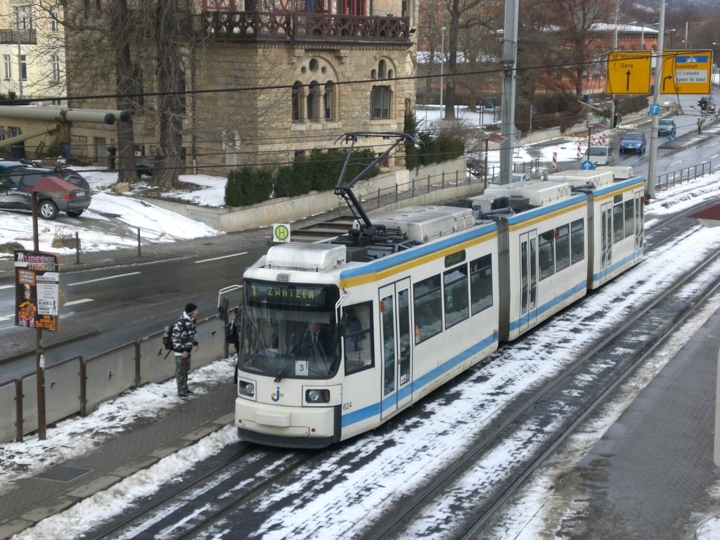 Jena: Stra�enbahnlinie 1 nach Zw�tzen Schleife am Paradiesbahnhof.(28.1.2010)