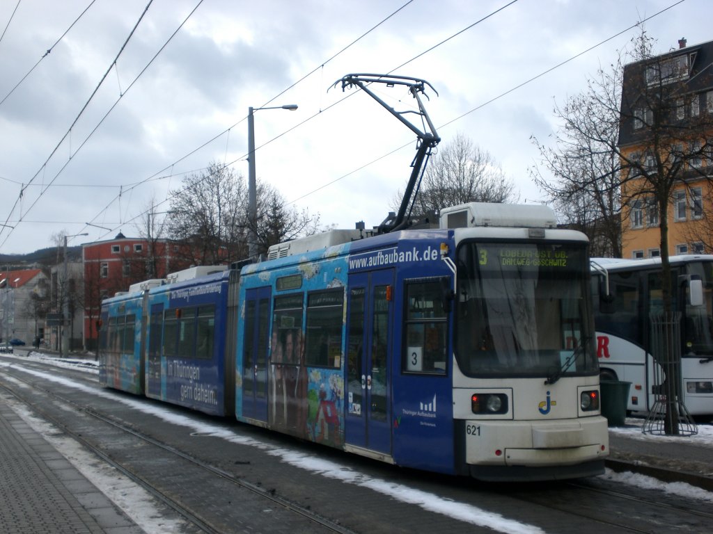 Jena: Straenbahnlinie 3 nach Lobeda-Ost am Paradiesbahnhof.(28.1.2010)