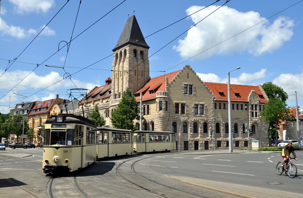 Jenaer Stra�enbahnwagen 134 an der Haltestelle  Paradiesbahnhof  zum 111 J�hrigem Jubil�um von  JeNah  am 02.06.2012.
