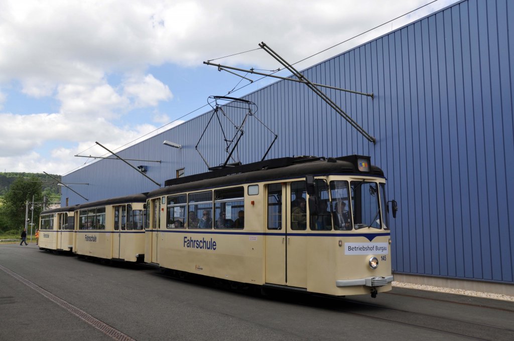 Jenaer Stra�enbahnwagen 145 im Betriebshof Burgau zum 111 Jahre  JeNah  am 02.06.2012
