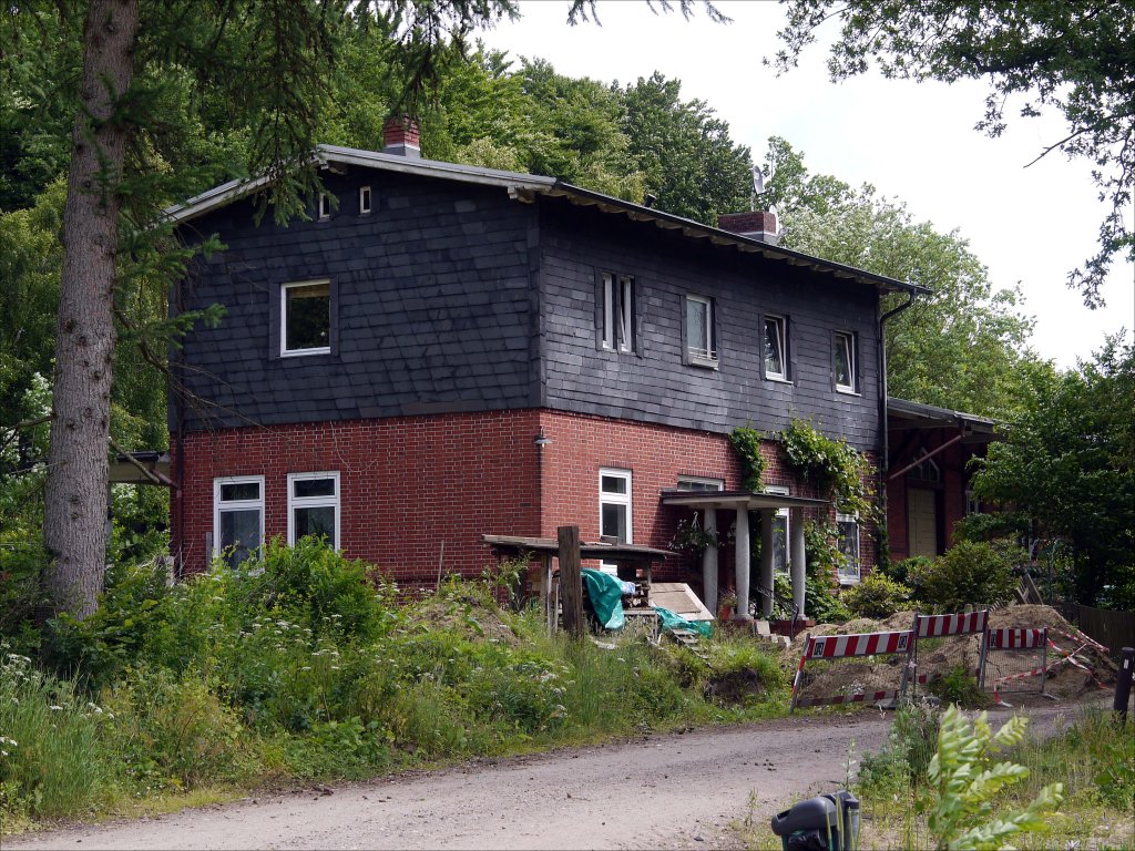 Jetziger Zustand des ehemaligen Bahnhof Marxen (km 259,3) an der ehemaligen Strecke Buchholz (Kr Harburg) - Lneburg (ex KBS 109 a); 16.06.2013
