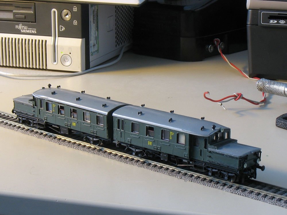 Jetzt kann ich ihn auf Strecke schicken, den ETA 177 515/516. Allerdings nur fr Sonderfahrten werde ich ihn aus meiner Vitrine holen. Ich habe eine aufwndige HU daran gemacht und somit die z-Stellung abgewendet nachdem ich ihn mit Motorschaden erworben hatte.
