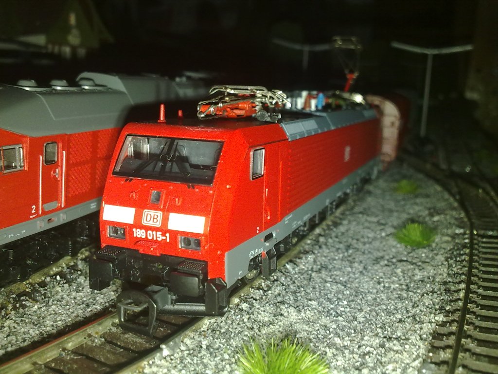 Jetzt neu in meiner Flotte Br 189 015.
Die LED´s haben mich sehr beeindruckt und auch ansonsten ein sehr gutes Fahren.